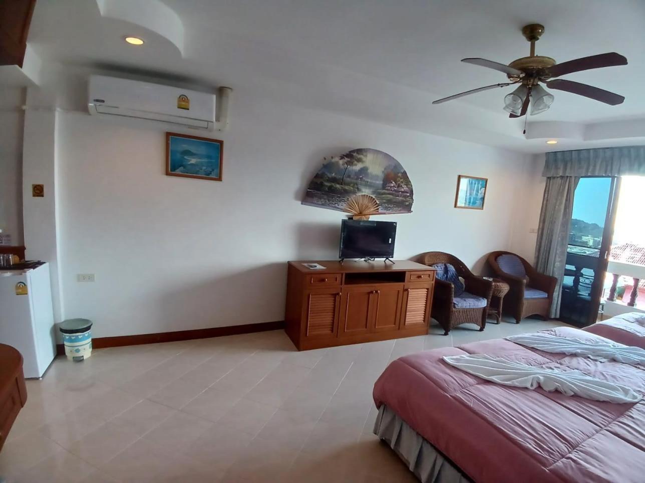 Aksarai Hotel Patong ภายนอก รูปภาพ