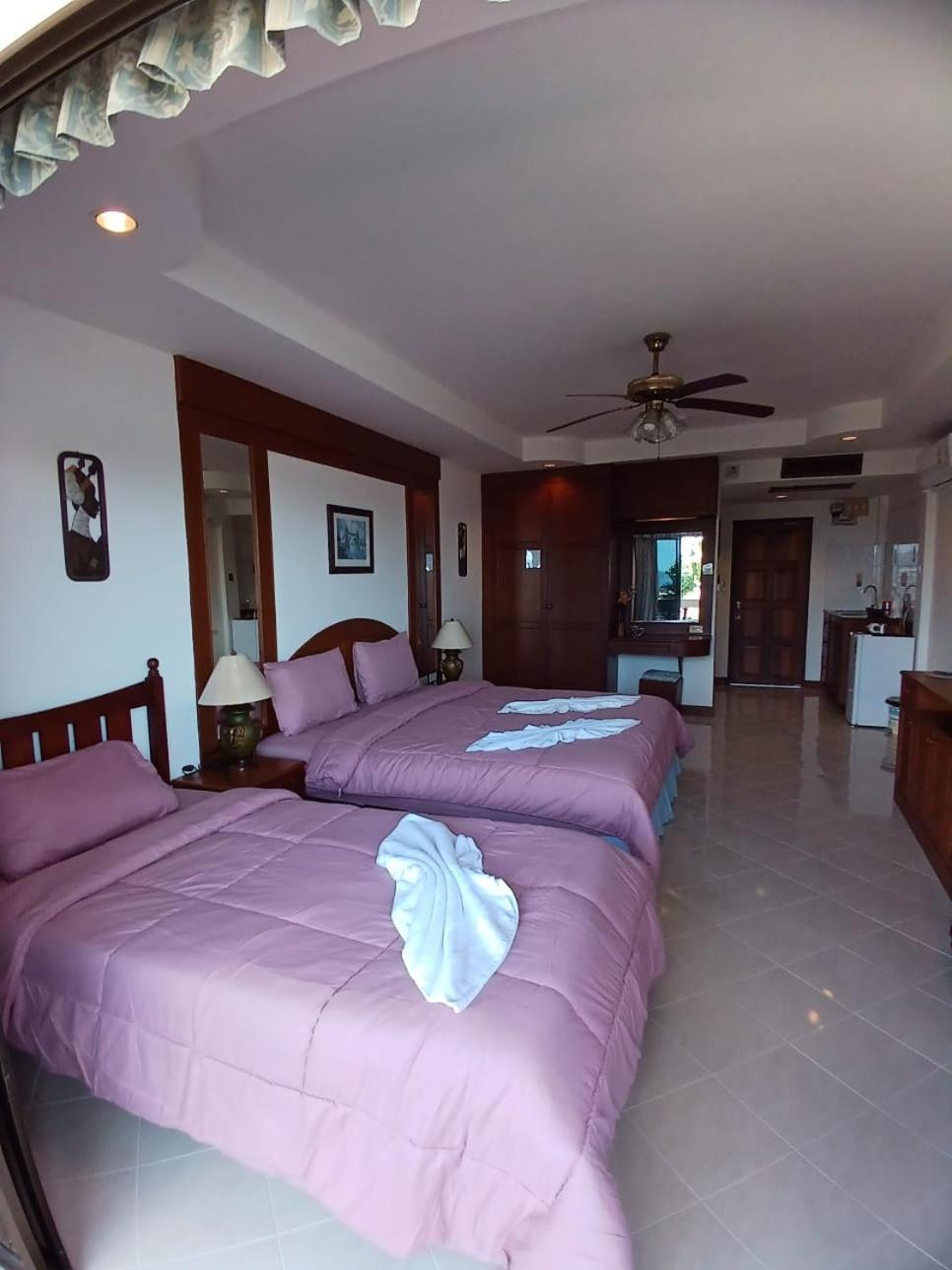 Aksarai Hotel Patong ภายนอก รูปภาพ