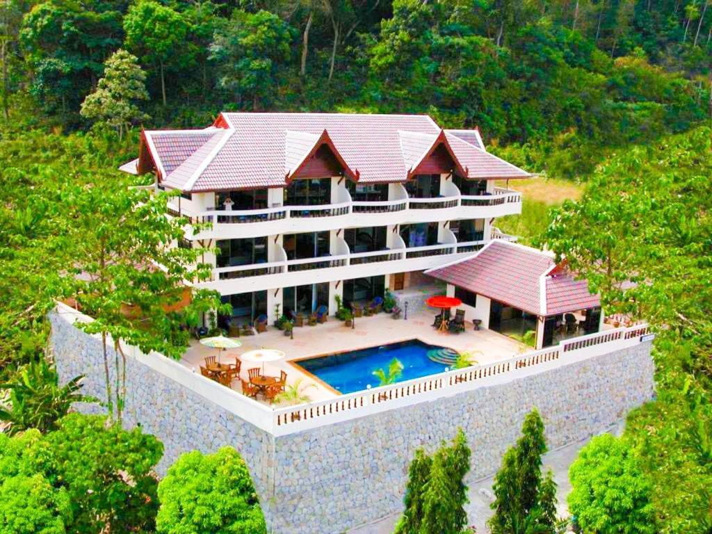 Aksarai Hotel Patong ภายนอก รูปภาพ
