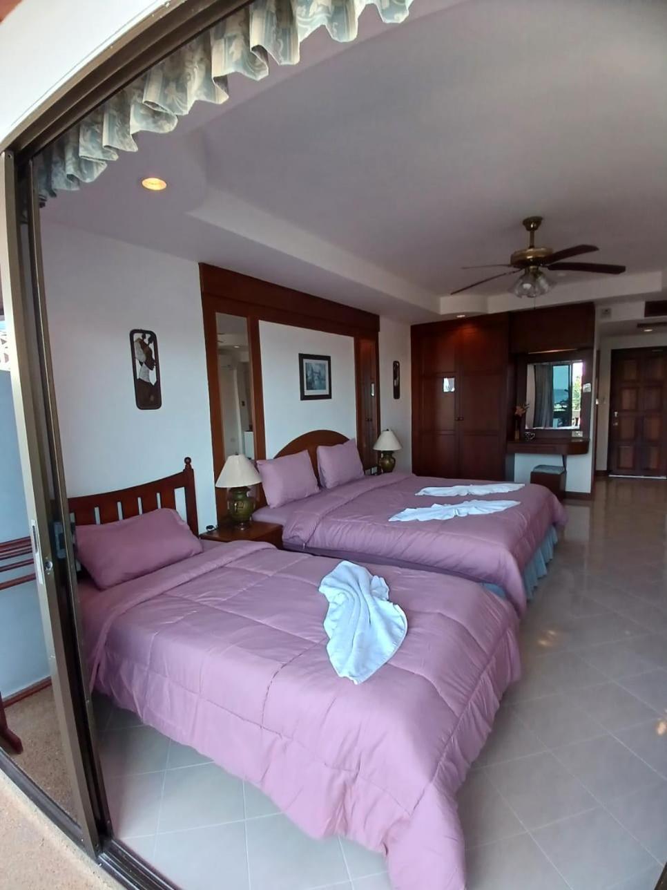 Aksarai Hotel Patong ภายนอก รูปภาพ
