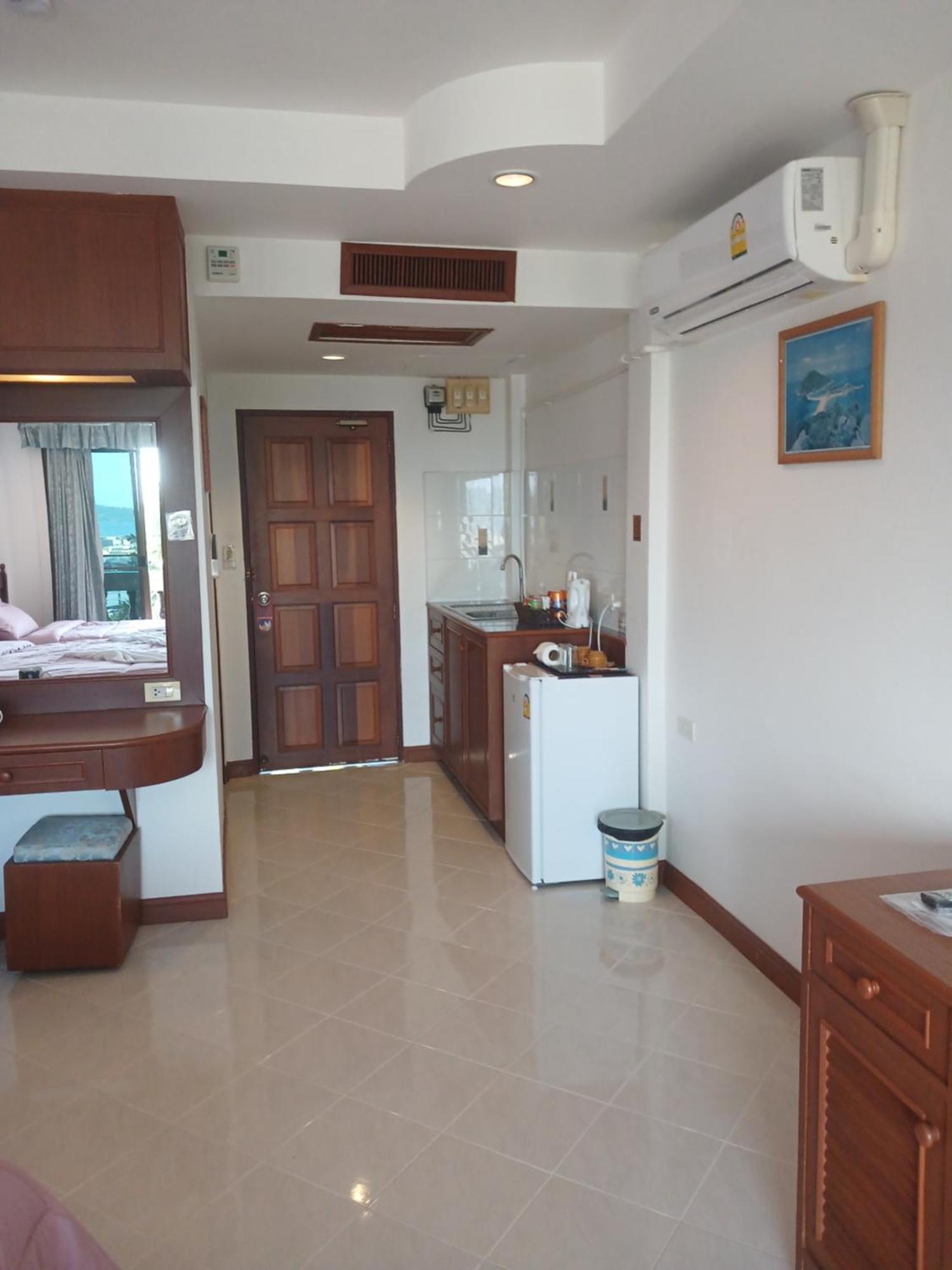 Aksarai Hotel Patong ภายนอก รูปภาพ